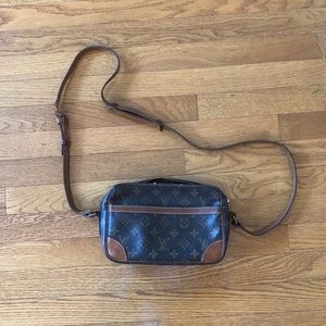 AUTHENTIC Louis Vuitton Trocadero 23